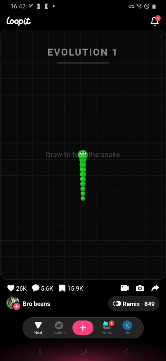 Loopit Snake Evolution showing the first drawn feeding stroke near the snake.